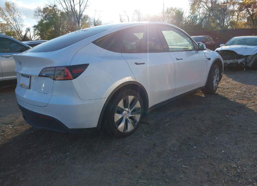 Photo 4 of 2021 Tesla Model Y LONG RANGE DUAL MOTOR ALL-WHEEL DRIVE (VIN 5YJYGDEE0MF109916)