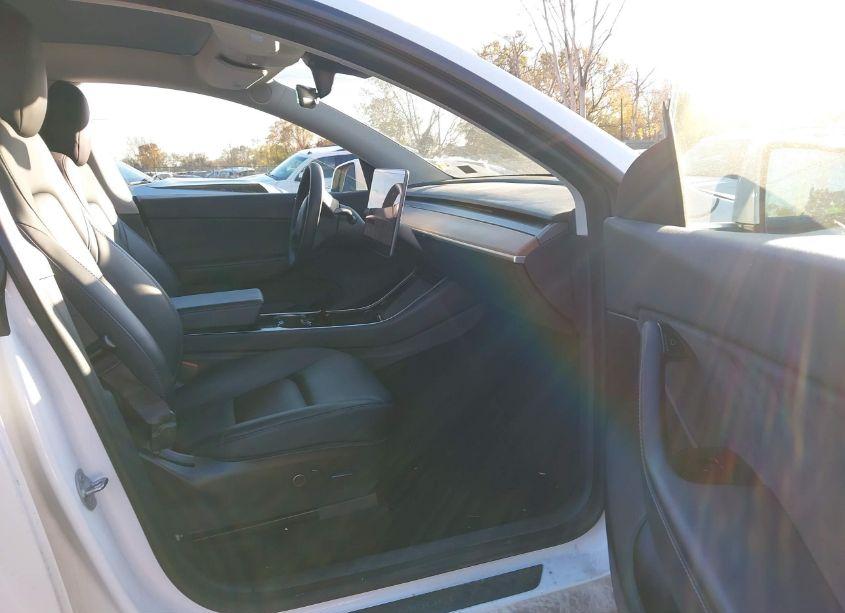 Photo 5 of 2021 Tesla Model Y LONG RANGE DUAL MOTOR ALL-WHEEL DRIVE (VIN 5YJYGDEE0MF109916)