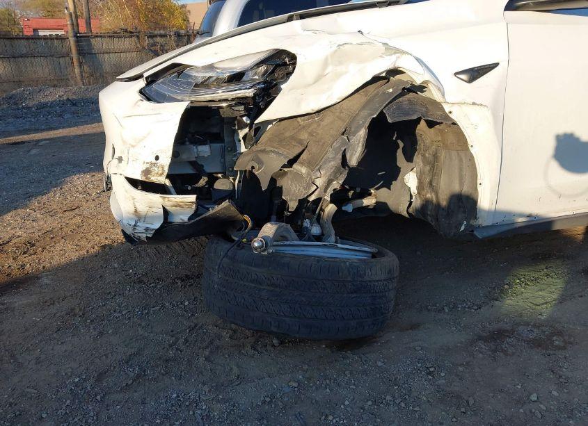 Photo 6 of 2021 Tesla Model Y LONG RANGE DUAL MOTOR ALL-WHEEL DRIVE (VIN 5YJYGDEE0MF109916)