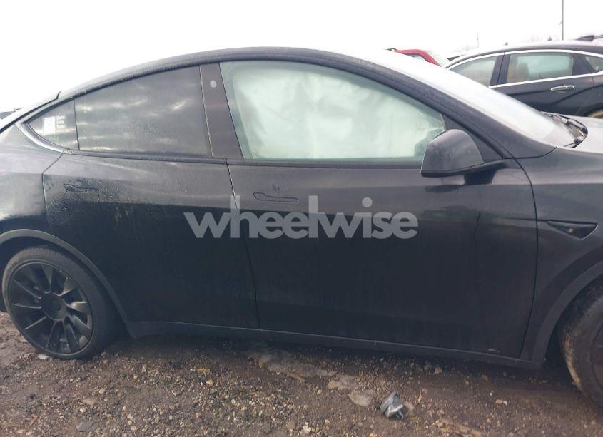 Photo 12 of 2021 Tesla Model Y LONG RANGE DUAL MOTOR ALL-WHEEL DRIVE (VIN 5YJYGDEE0MF201432)