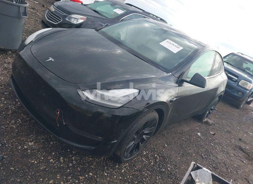 Photo 2 of 2021 Tesla Model Y LONG RANGE DUAL MOTOR ALL-WHEEL DRIVE (VIN 5YJYGDEE0MF201432)