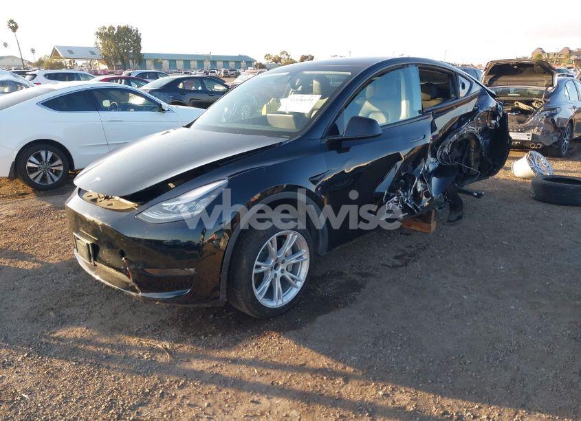Photo 2 of 2021 Tesla Model Y LONG RANGE DUAL MOTOR ALL-WHEEL DRIVE (VIN 5YJYGDEE0MF275885)