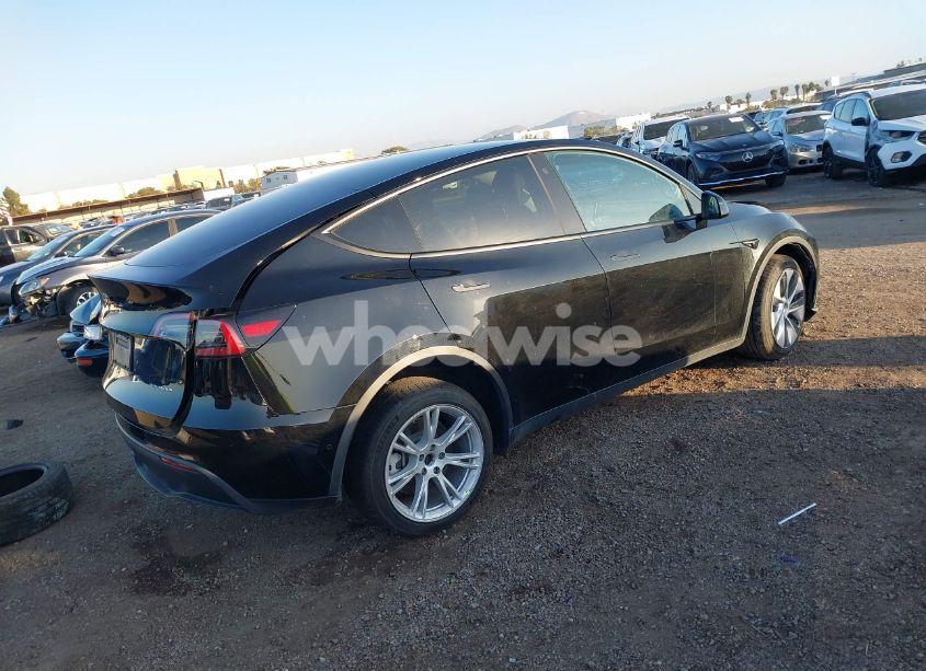 Photo 4 of 2021 Tesla Model Y LONG RANGE DUAL MOTOR ALL-WHEEL DRIVE (VIN 5YJYGDEE0MF275885)