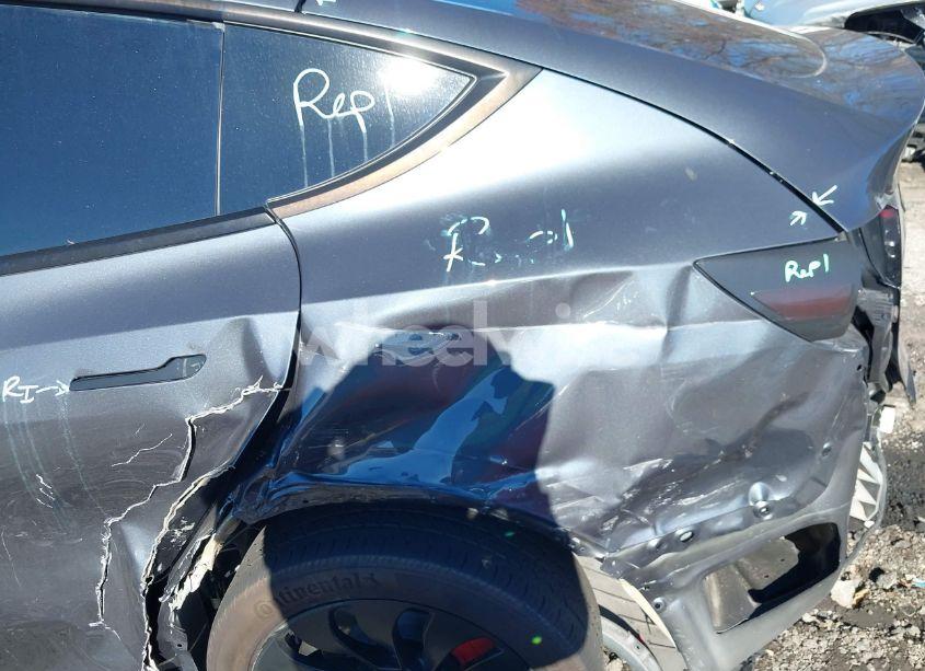 Photo 18 of 2020 Tesla Model Y LONG RANGE DUAL MOTOR ALL-WHEEL DRIVE (VIN 5YJYGDEE1LF009211)