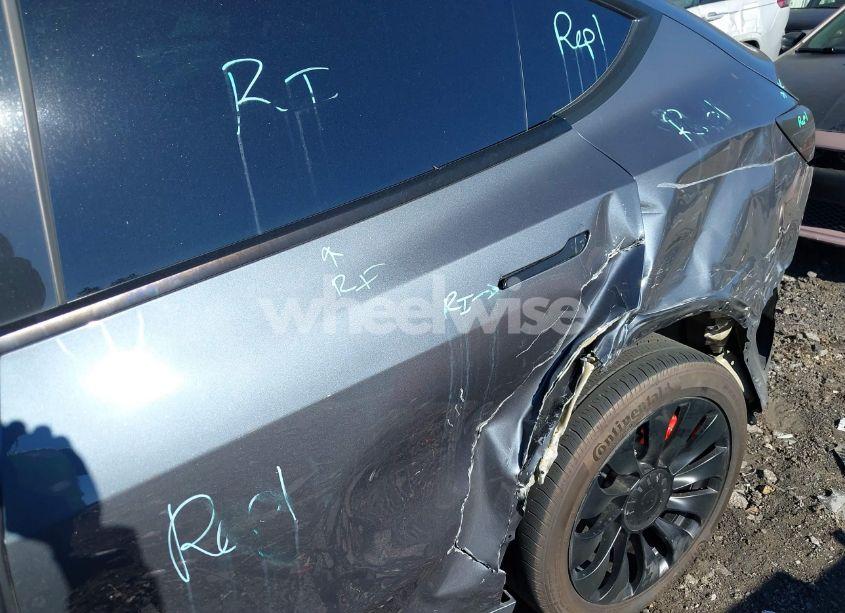 Photo 6 of 2020 Tesla Model Y LONG RANGE DUAL MOTOR ALL-WHEEL DRIVE (VIN 5YJYGDEE1LF009211)