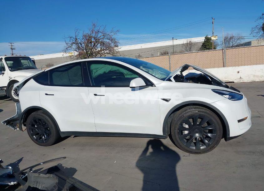 Photo 13 of 2020 Tesla Model Y LONG RANGE DUAL MOTOR ALL-WHEEL DRIVE (VIN 5YJYGDEE1LF058392)