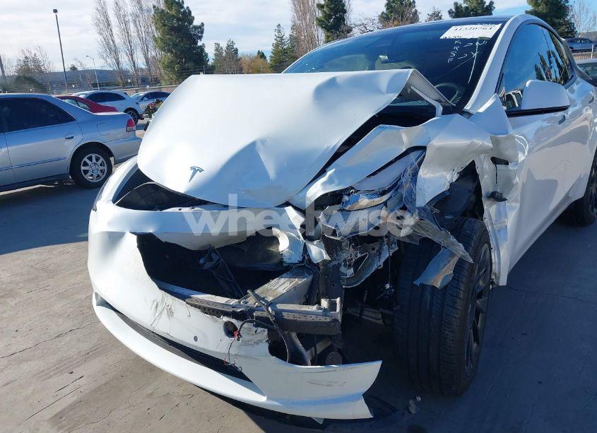 Photo 6 of 2020 Tesla Model Y LONG RANGE DUAL MOTOR ALL-WHEEL DRIVE (VIN 5YJYGDEE1LF058392)