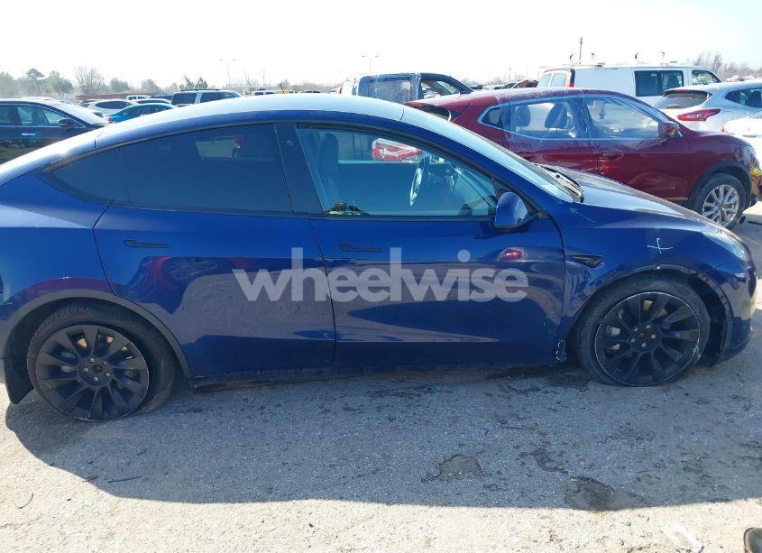 Photo 14 of 2021 Tesla Model Y LONG RANGE DUAL MOTOR ALL-WHEEL DRIVE (VIN 5YJYGDEE1MF060385)