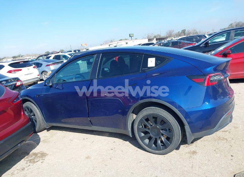 Photo 15 of 2021 Tesla Model Y LONG RANGE DUAL MOTOR ALL-WHEEL DRIVE (VIN 5YJYGDEE1MF060385)