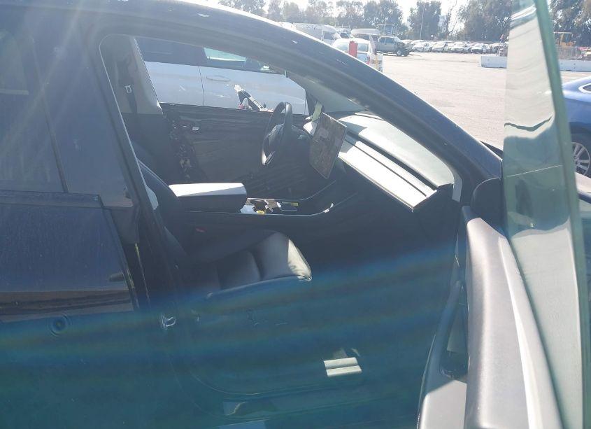 Photo 5 of 2021 Tesla Model Y LONG RANGE DUAL MOTOR ALL-WHEEL DRIVE (VIN 5YJYGDEE1MF093922)