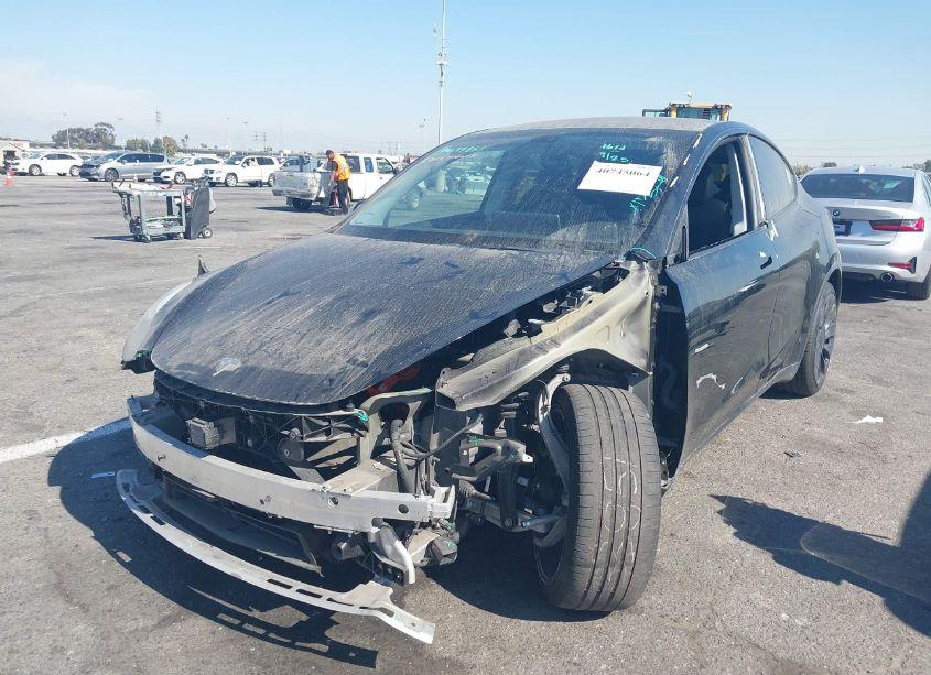 Photo 6 of 2021 Tesla Model Y LONG RANGE DUAL MOTOR ALL-WHEEL DRIVE (VIN 5YJYGDEE1MF093922)