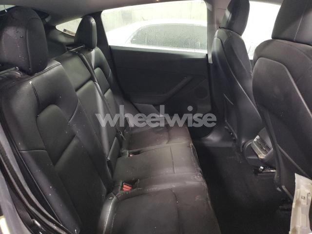 Photo 2 of 2021 TESLA MODEL Y (VIN 5YJYGDEE1MF100254)