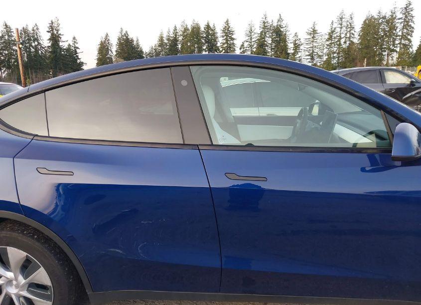 Photo 14 of 2021 Tesla Model Y LONG RANGE DUAL MOTOR ALL-WHEEL DRIVE (VIN 5YJYGDEE1MF108483)