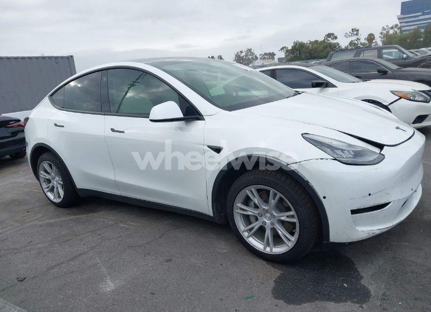 Photo 13 of 2021 Tesla Model Y LONG RANGE DUAL MOTOR ALL-WHEEL DRIVE (VIN 5YJYGDEE1MF152256)