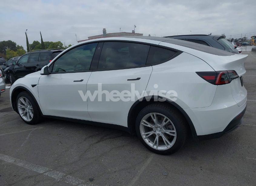 Photo 14 of 2021 Tesla Model Y LONG RANGE DUAL MOTOR ALL-WHEEL DRIVE (VIN 5YJYGDEE1MF152256)