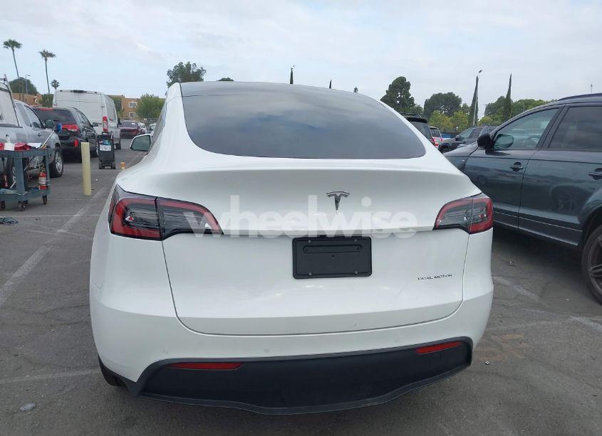 Photo 16 of 2021 Tesla Model Y LONG RANGE DUAL MOTOR ALL-WHEEL DRIVE (VIN 5YJYGDEE1MF152256)