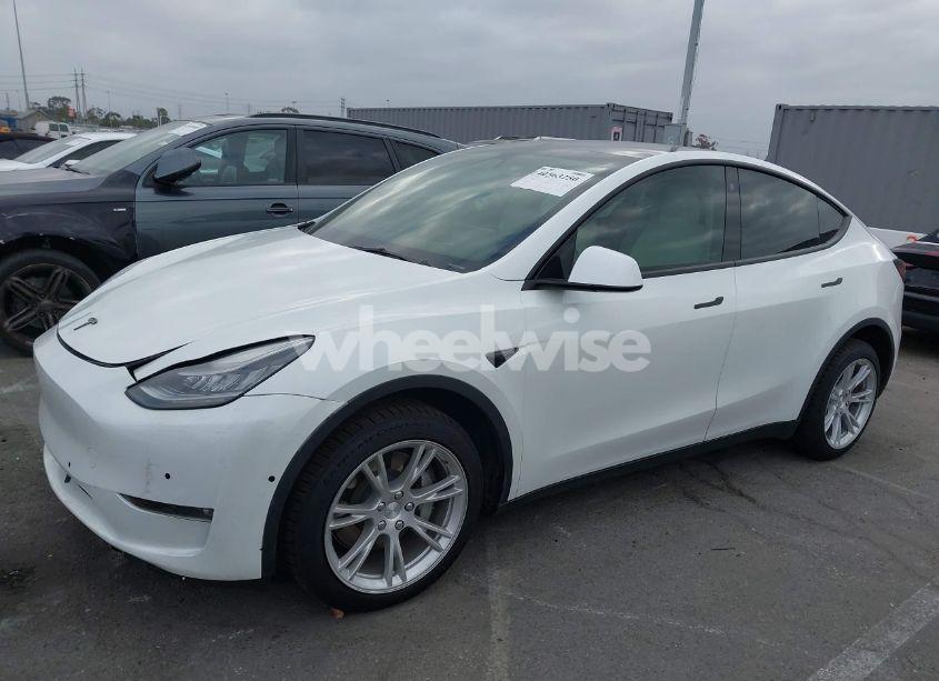 Photo 2 of 2021 Tesla Model Y LONG RANGE DUAL MOTOR ALL-WHEEL DRIVE (VIN 5YJYGDEE1MF152256)