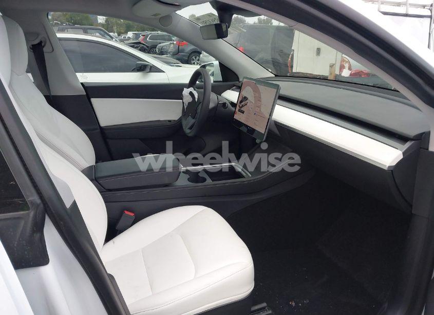 Photo 5 of 2021 Tesla Model Y LONG RANGE DUAL MOTOR ALL-WHEEL DRIVE (VIN 5YJYGDEE1MF152256)
