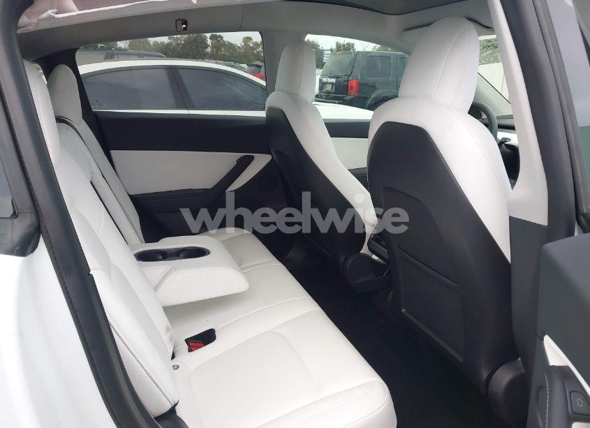 Photo 8 of 2021 Tesla Model Y LONG RANGE DUAL MOTOR ALL-WHEEL DRIVE (VIN 5YJYGDEE1MF152256)