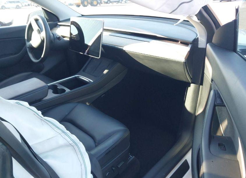 Photo 5 of 2021 Tesla Model Y LONG RANGE DUAL MOTOR ALL-WHEEL DRIVE (VIN 5YJYGDEE1MF174869)