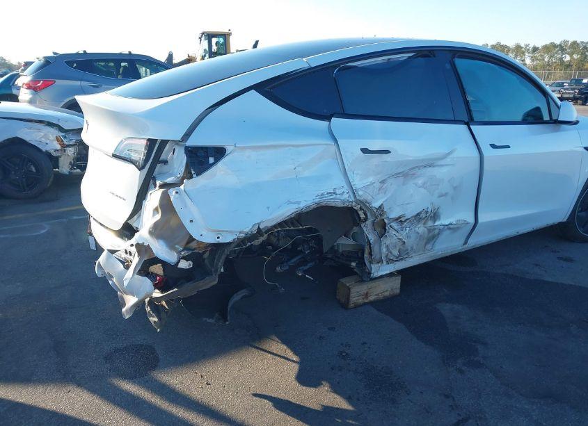 Photo 6 of 2021 Tesla Model Y LONG RANGE DUAL MOTOR ALL-WHEEL DRIVE (VIN 5YJYGDEE1MF174869)