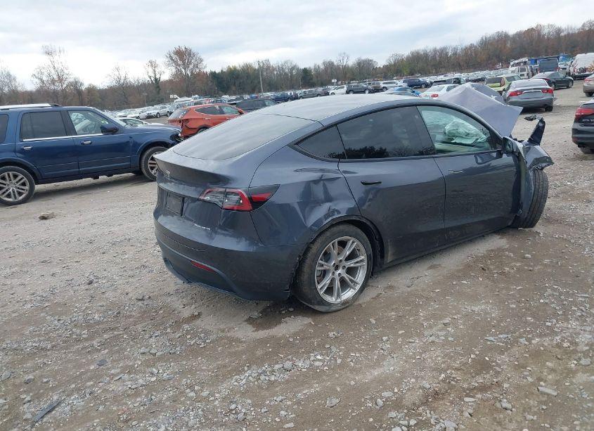Photo 4 of 2020 Tesla Model Y LONG RANGE DUAL MOTOR ALL-WHEEL DRIVE (VIN 5YJYGDEE2LF026230)