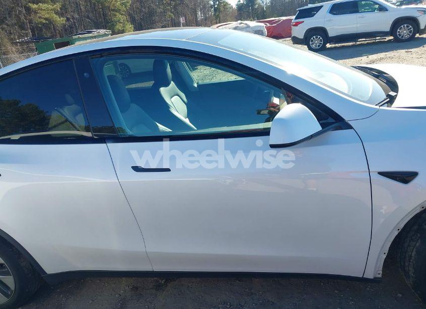 Photo 13 of 2020 Tesla Model Y LONG RANGE DUAL MOTOR ALL-WHEEL DRIVE (VIN 5YJYGDEE2LF044193)