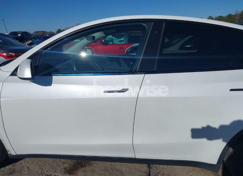 Photo 14 of 2020 Tesla Model Y LONG RANGE DUAL MOTOR ALL-WHEEL DRIVE (VIN 5YJYGDEE2LF044193)