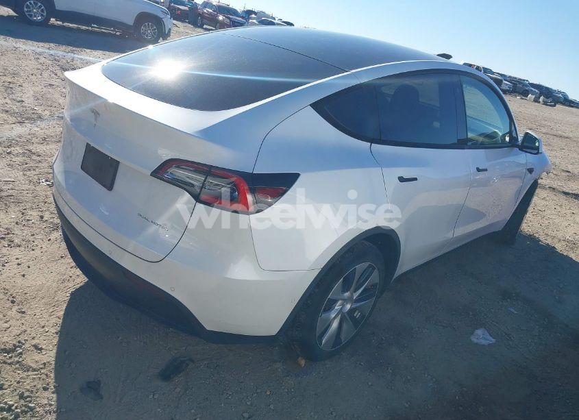 Photo 4 of 2020 Tesla Model Y LONG RANGE DUAL MOTOR ALL-WHEEL DRIVE (VIN 5YJYGDEE2LF044193)