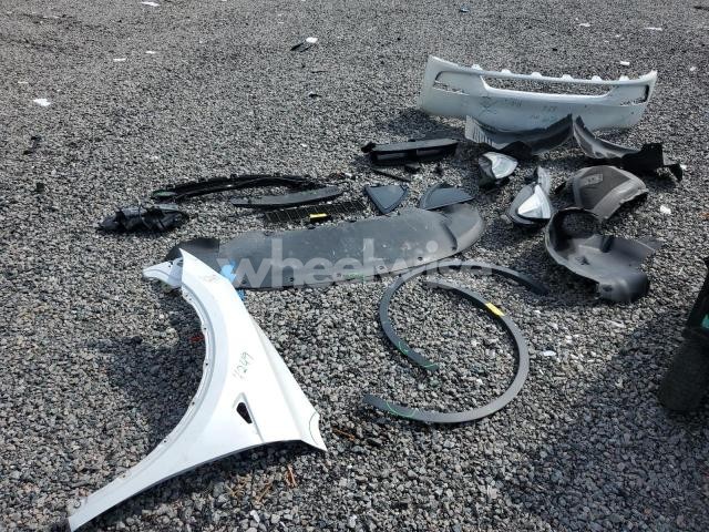 2020 TESLA MODEL Y (VIN 5YJYGDEE2LF052570) main photo