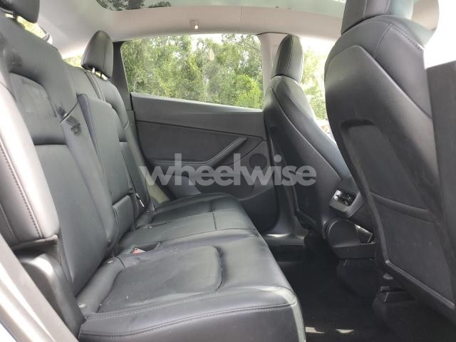 Photo 5 of 2020 TESLA MODEL Y (VIN 5YJYGDEE2LF052570)