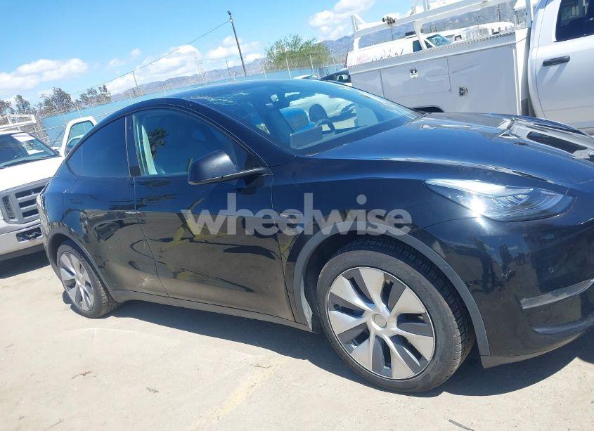 Photo 13 of 2020 Tesla Model Y LONG RANGE DUAL MOTOR ALL-WHEEL DRIVE (VIN 5YJYGDEE2LF059177)