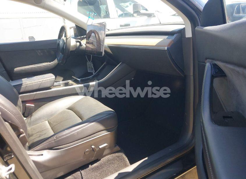 Photo 5 of 2020 Tesla Model Y LONG RANGE DUAL MOTOR ALL-WHEEL DRIVE (VIN 5YJYGDEE2LF059177)