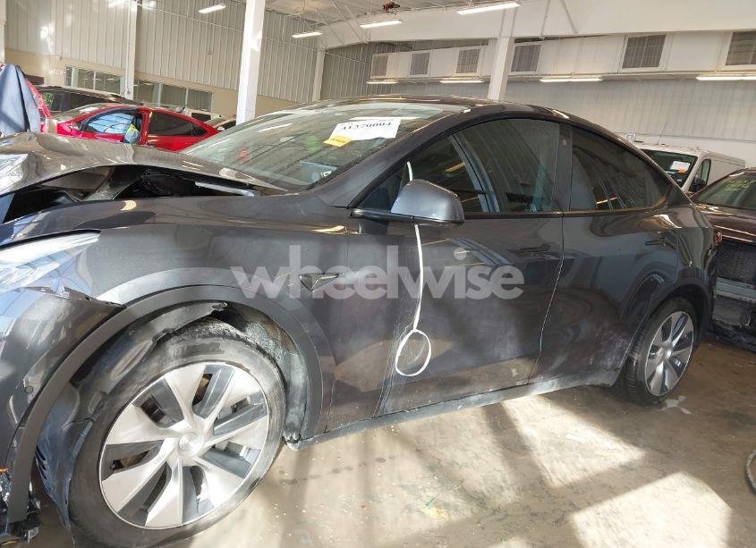 Photo 14 of 2021 Tesla Model Y LONG RANGE DUAL MOTOR ALL-WHEEL DRIVE (VIN 5YJYGDEE2MF087871)