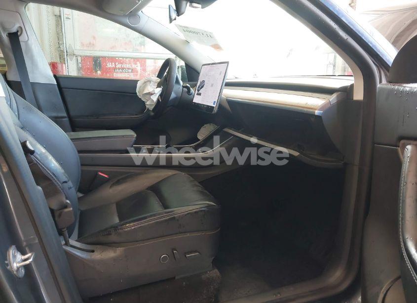 Photo 5 of 2021 Tesla Model Y LONG RANGE DUAL MOTOR ALL-WHEEL DRIVE (VIN 5YJYGDEE2MF087871)