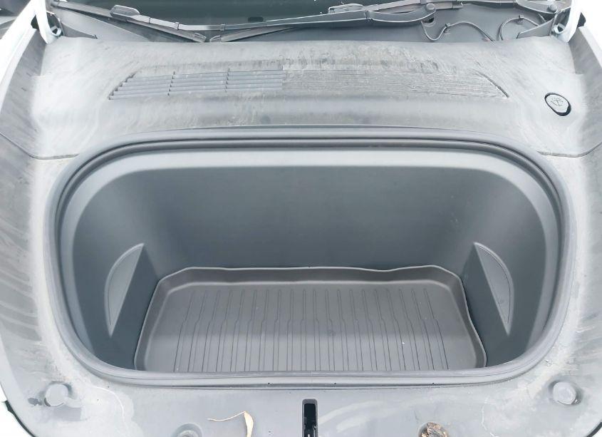 Photo 10 of 2021 Tesla Model Y LONG RANGE DUAL MOTOR ALL-WHEEL DRIVE (VIN 5YJYGDEE2MF095744)