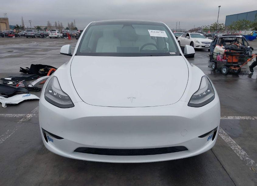Photo 13 of 2021 Tesla Model Y LONG RANGE DUAL MOTOR ALL-WHEEL DRIVE (VIN 5YJYGDEE2MF095744)