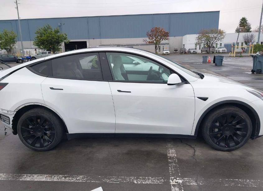 Photo 14 of 2021 Tesla Model Y LONG RANGE DUAL MOTOR ALL-WHEEL DRIVE (VIN 5YJYGDEE2MF095744)