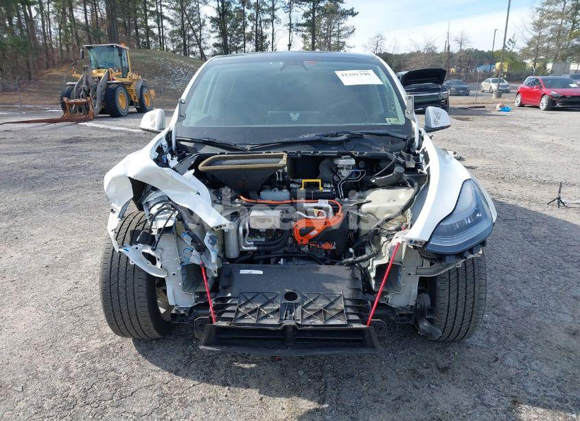 Photo 13 of 2021 Tesla Model Y LONG RANGE DUAL MOTOR ALL-WHEEL DRIVE (VIN 5YJYGDEE2MF149639)