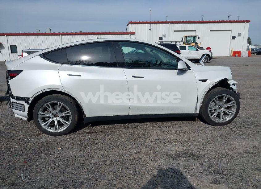 Photo 14 of 2021 Tesla Model Y LONG RANGE DUAL MOTOR ALL-WHEEL DRIVE (VIN 5YJYGDEE2MF149639)
