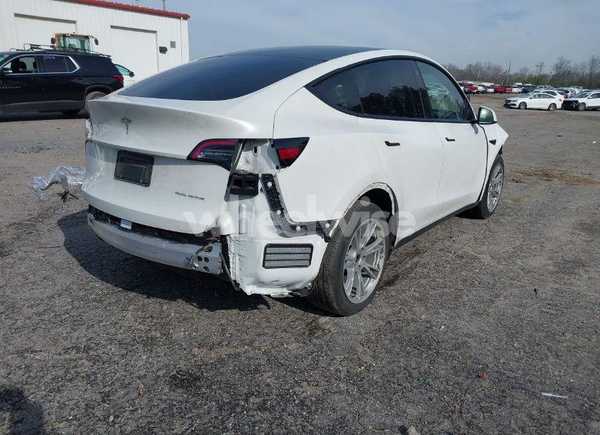 Photo 4 of 2021 Tesla Model Y LONG RANGE DUAL MOTOR ALL-WHEEL DRIVE (VIN 5YJYGDEE2MF149639)