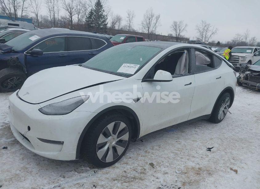 Photo 14 of 2021 Tesla Model Y LONG RANGE DUAL MOTOR ALL-WHEEL DRIVE (VIN 5YJYGDEE2MF186299)