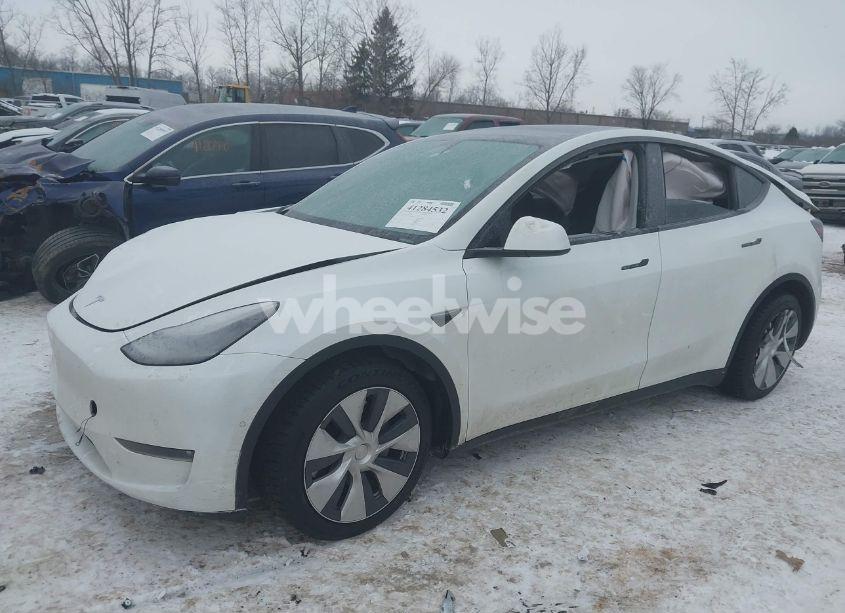 Photo 2 of 2021 Tesla Model Y LONG RANGE DUAL MOTOR ALL-WHEEL DRIVE (VIN 5YJYGDEE2MF186299)