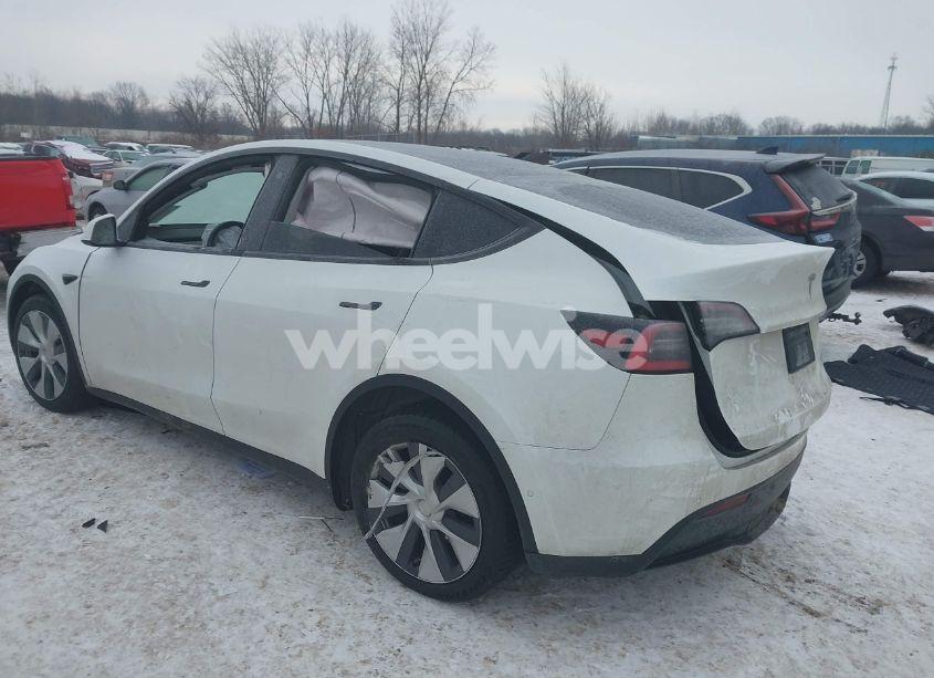 Photo 3 of 2021 Tesla Model Y LONG RANGE DUAL MOTOR ALL-WHEEL DRIVE (VIN 5YJYGDEE2MF186299)