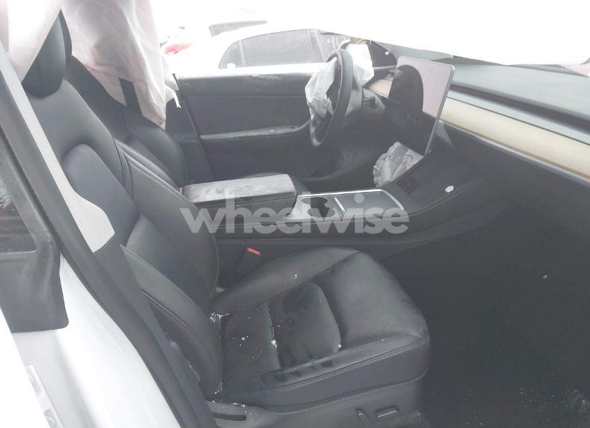 Photo 5 of 2021 Tesla Model Y LONG RANGE DUAL MOTOR ALL-WHEEL DRIVE (VIN 5YJYGDEE2MF186299)