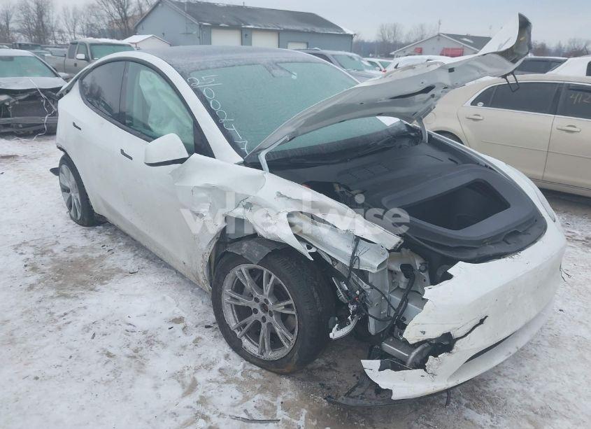 Photo 6 of 2021 Tesla Model Y LONG RANGE DUAL MOTOR ALL-WHEEL DRIVE (VIN 5YJYGDEE2MF186299)