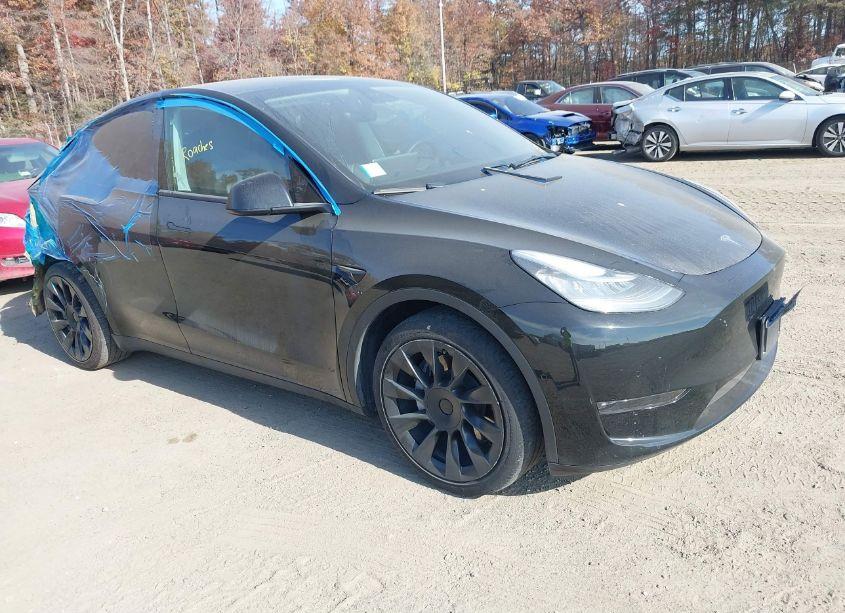 2021 Tesla Model Y LONG RANGE DUAL MOTOR ALL-WHEEL DRIVE (VIN 5YJYGDEE2MF214490) main photo