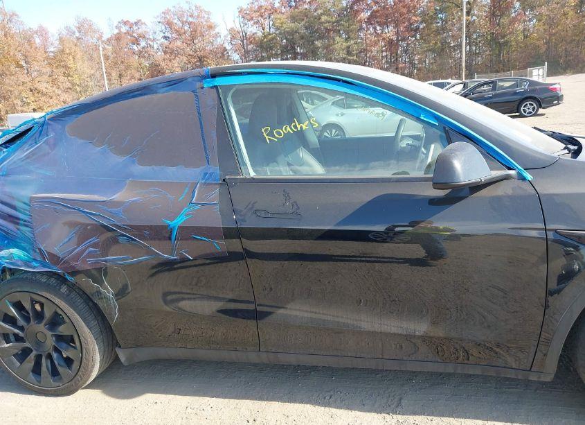 Photo 13 of 2021 Tesla Model Y LONG RANGE DUAL MOTOR ALL-WHEEL DRIVE (VIN 5YJYGDEE2MF214490)