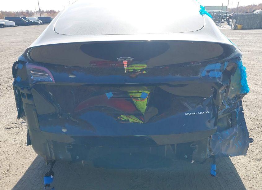 Photo 16 of 2021 Tesla Model Y LONG RANGE DUAL MOTOR ALL-WHEEL DRIVE (VIN 5YJYGDEE2MF214490)