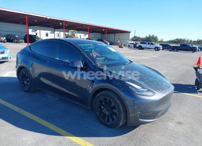 2021 Tesla Model Y LONG RANGE DUAL MOTOR ALL-WHEEL DRIVE (VIN 5YJYGDEE2MF254391) main photo
